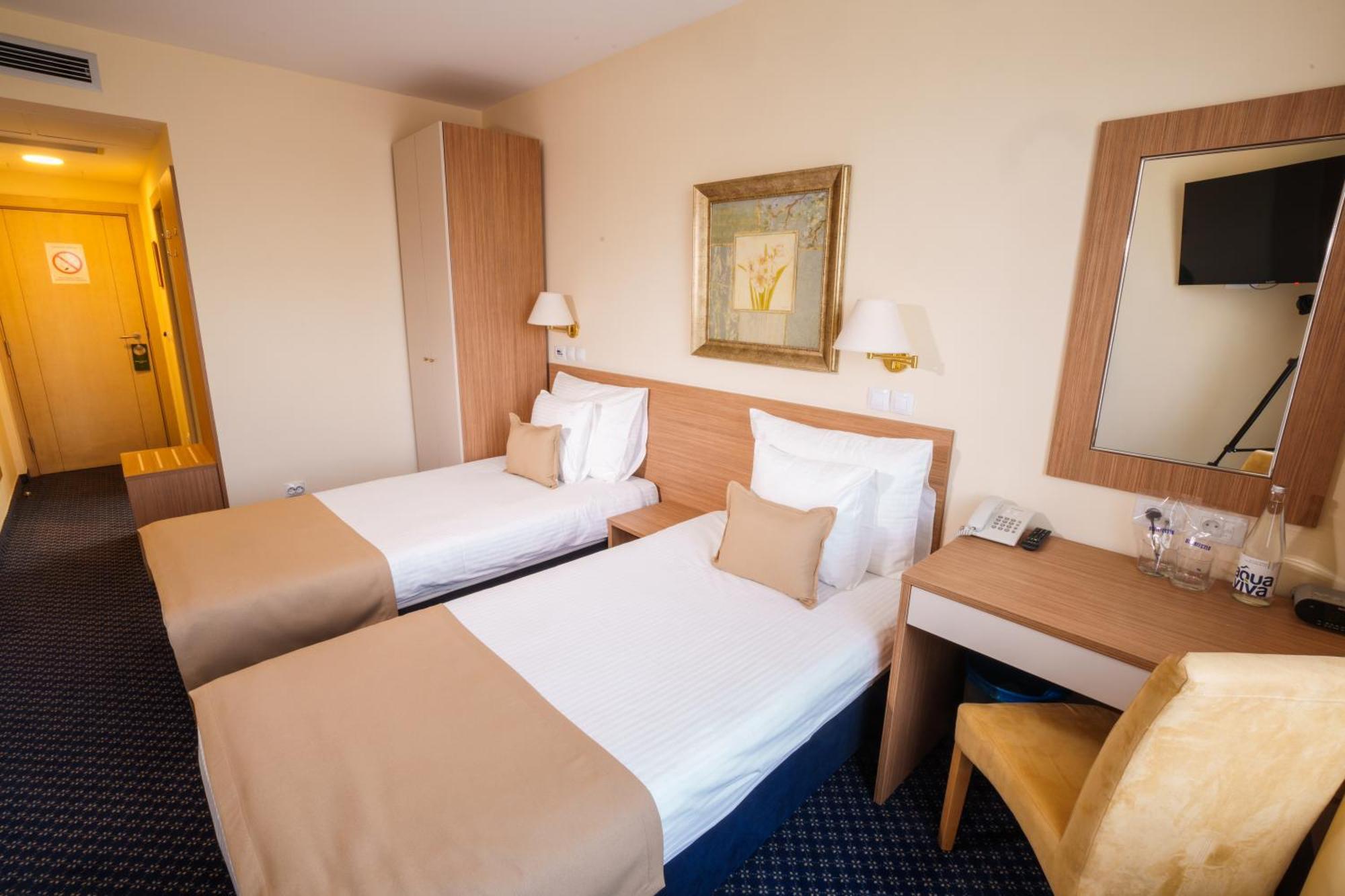 Hotel Monogram Park Ρούμα Εξωτερικό φωτογραφία