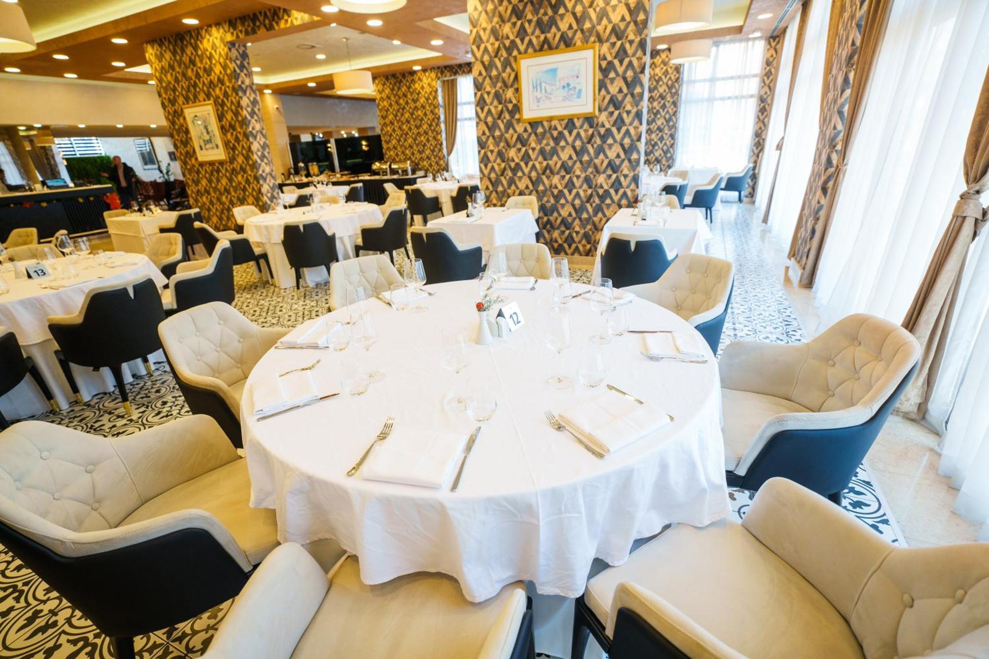 Hotel Monogram Park Ρούμα Εξωτερικό φωτογραφία