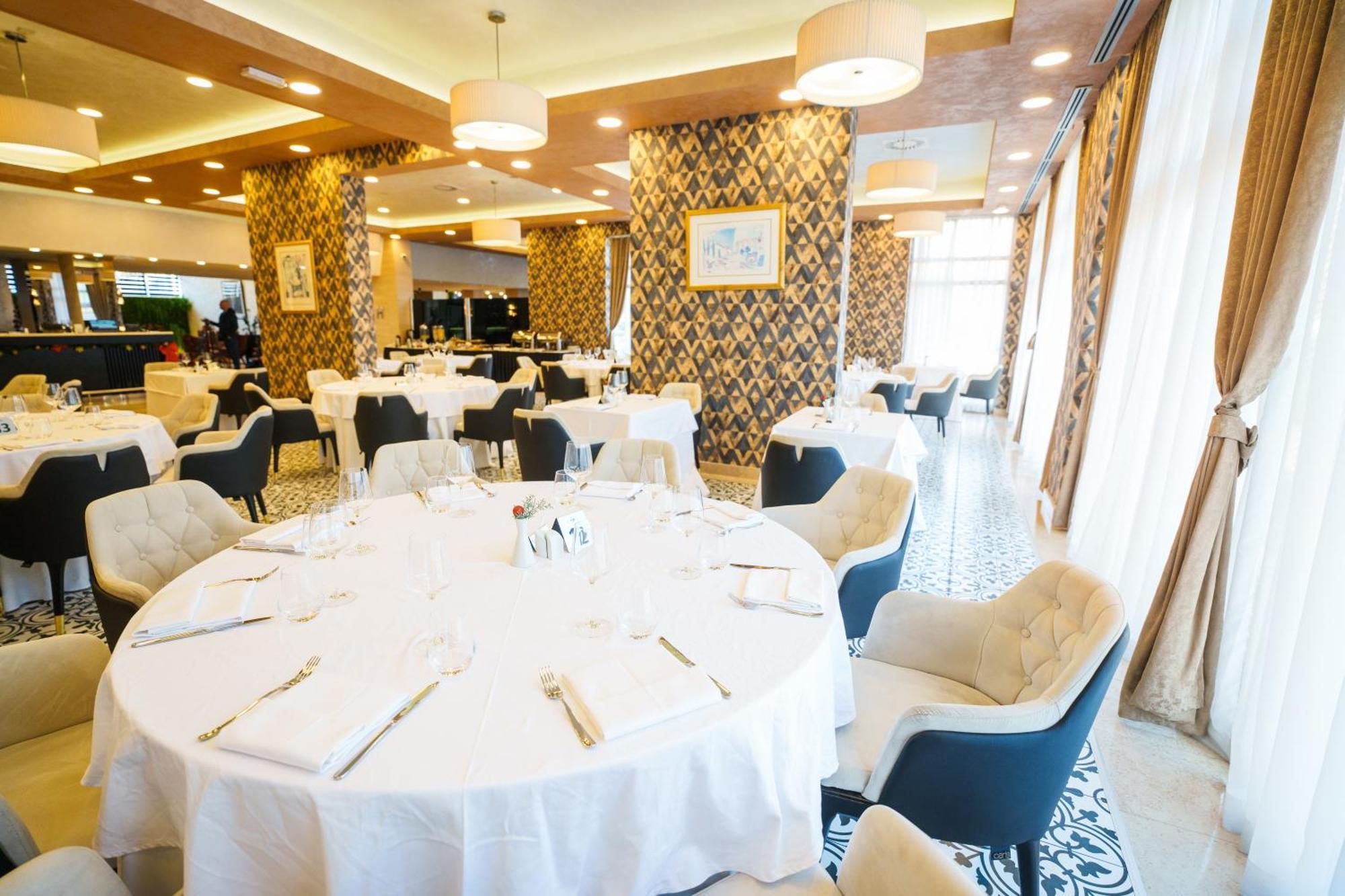 Hotel Monogram Park Ρούμα Εξωτερικό φωτογραφία