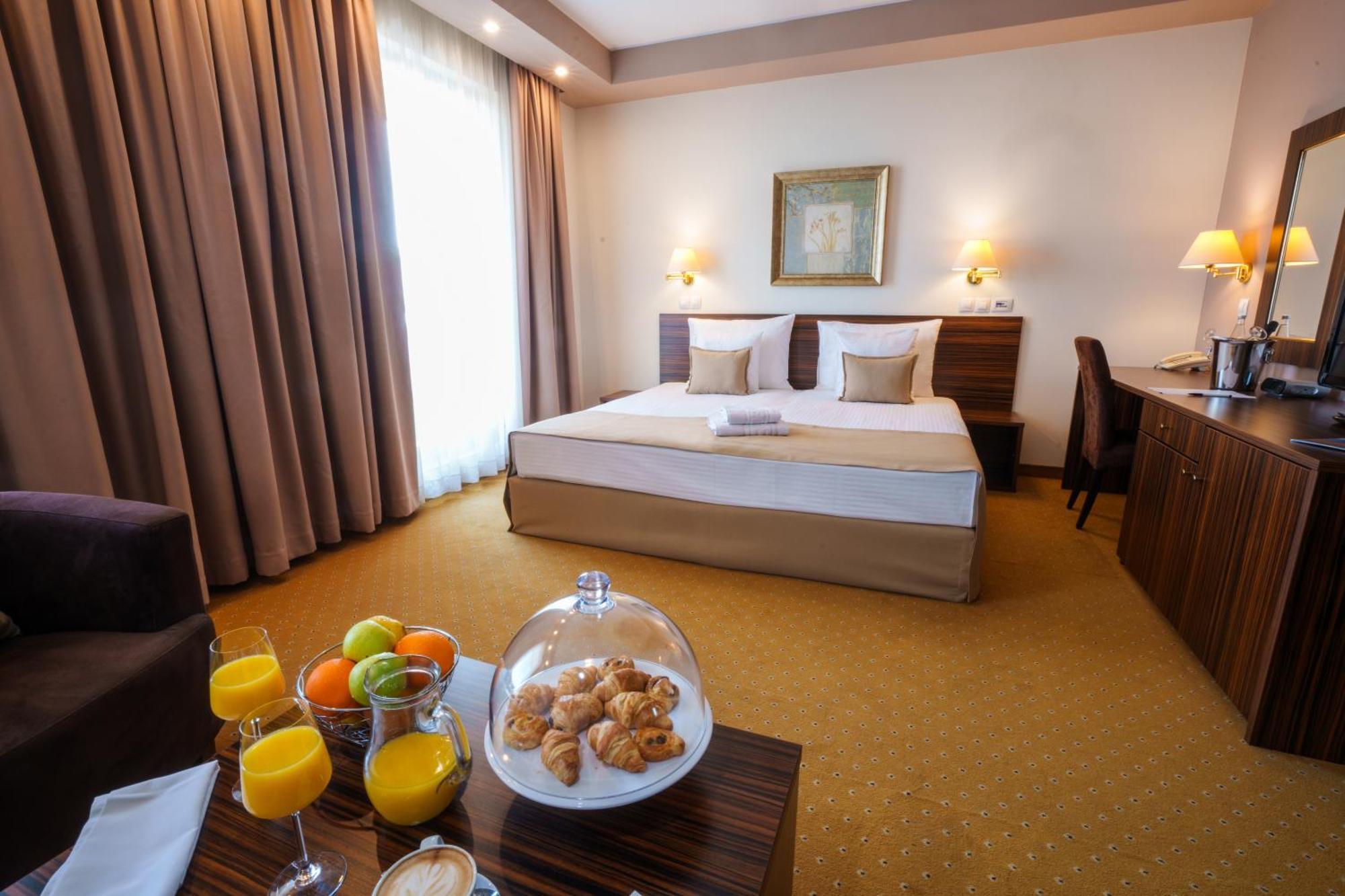 Hotel Monogram Park Ρούμα Εξωτερικό φωτογραφία