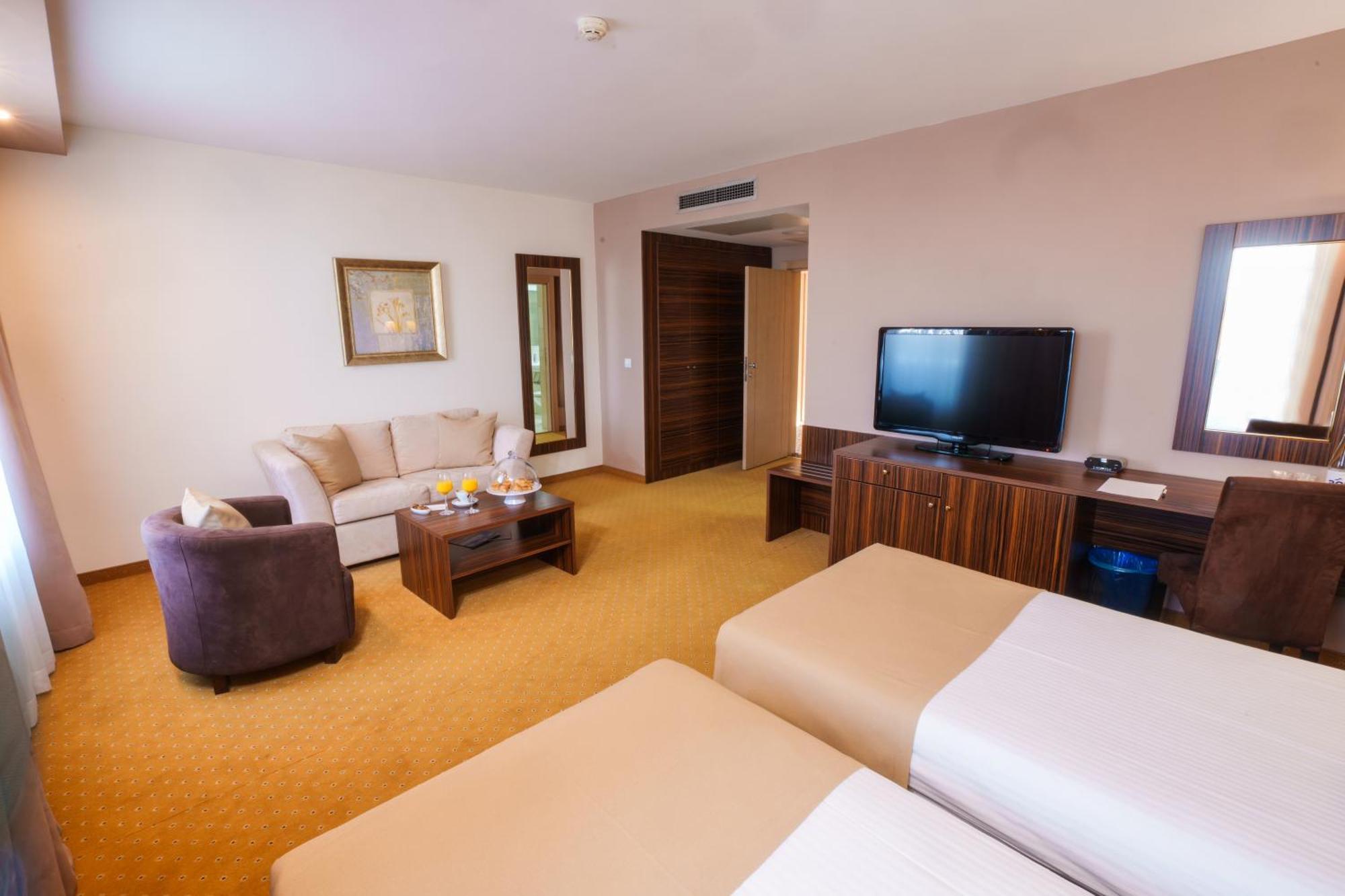 Hotel Monogram Park Ρούμα Εξωτερικό φωτογραφία