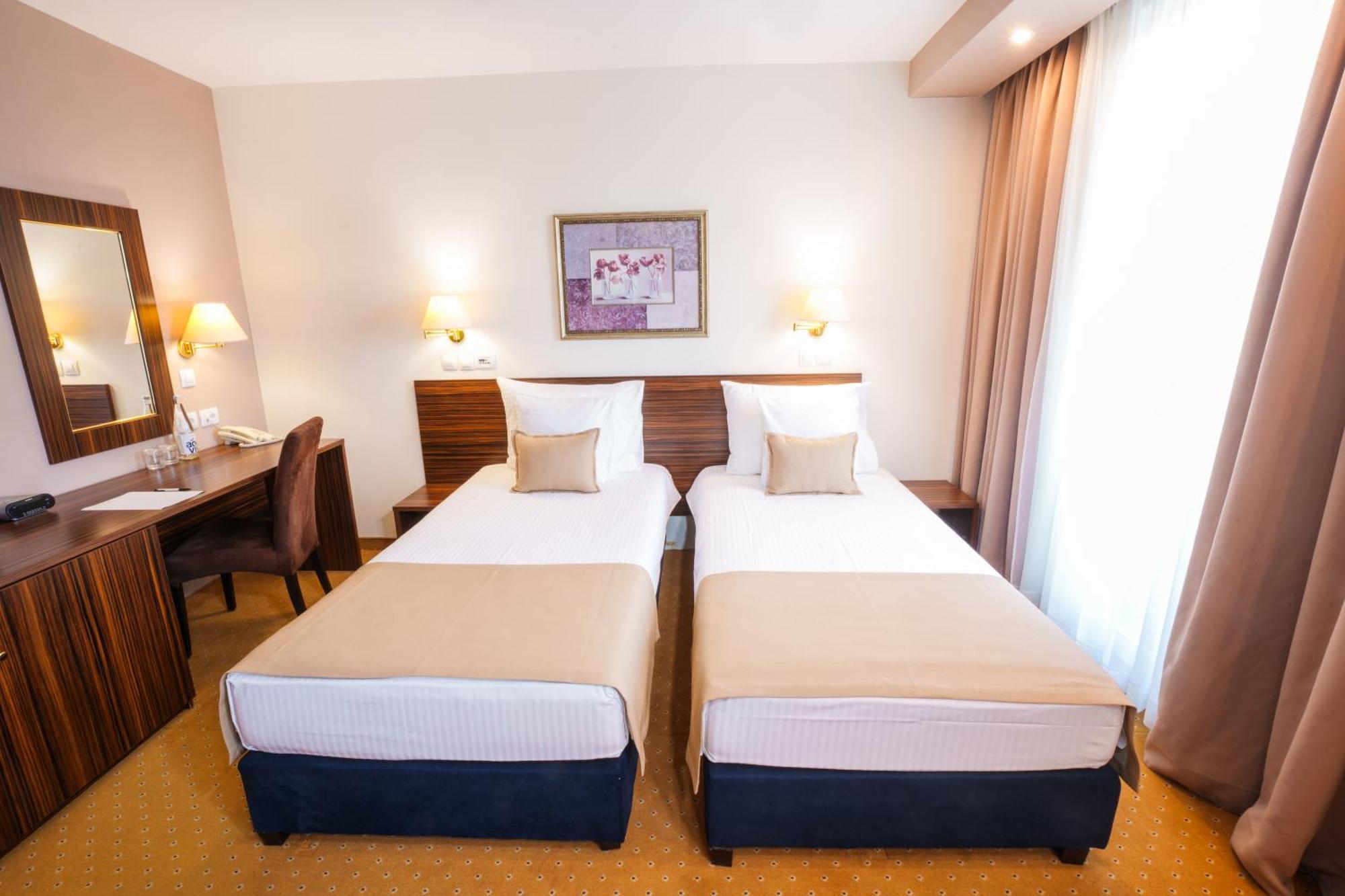 Hotel Monogram Park Ρούμα Εξωτερικό φωτογραφία