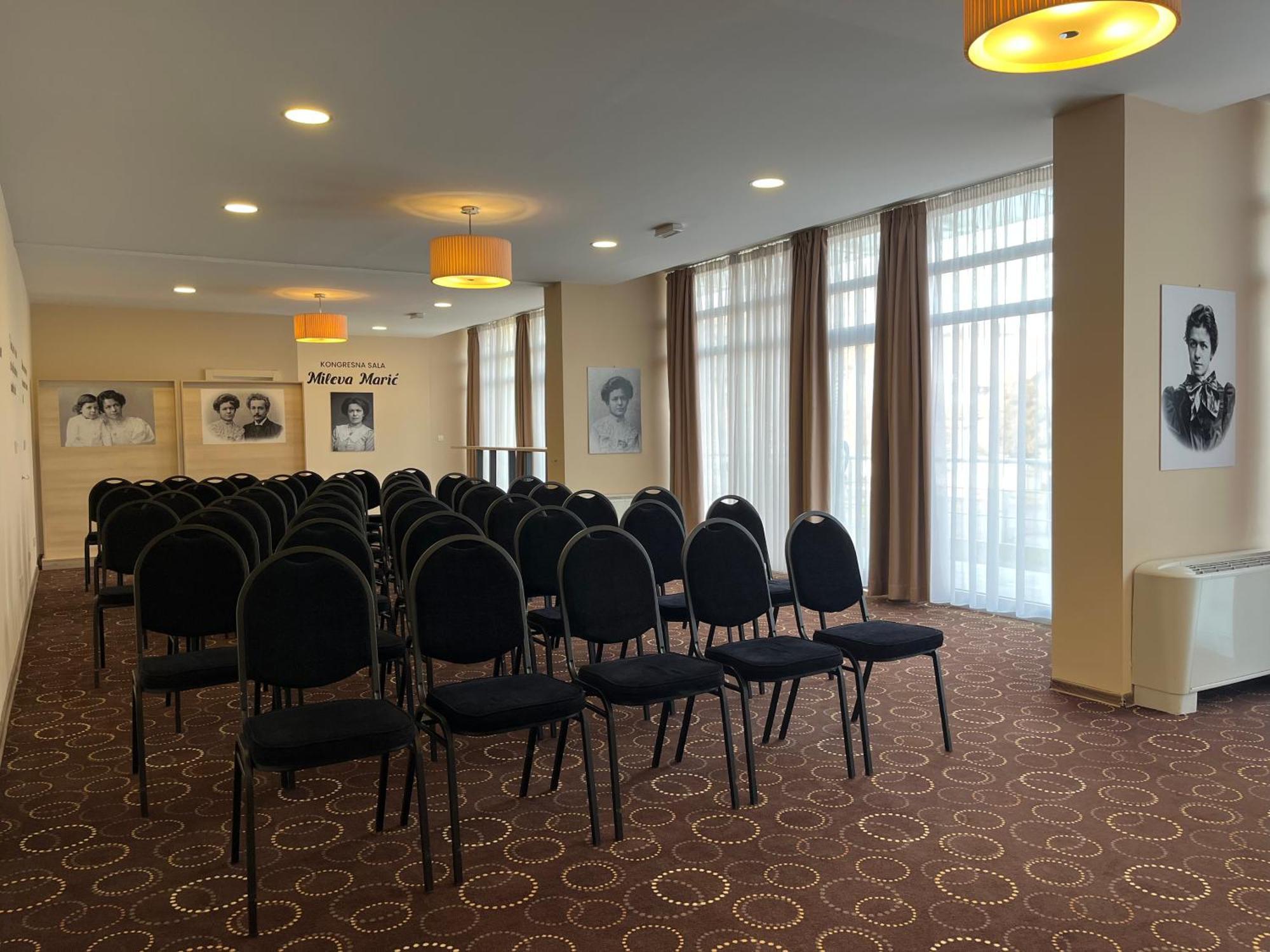 Hotel Monogram Park Ρούμα Εξωτερικό φωτογραφία