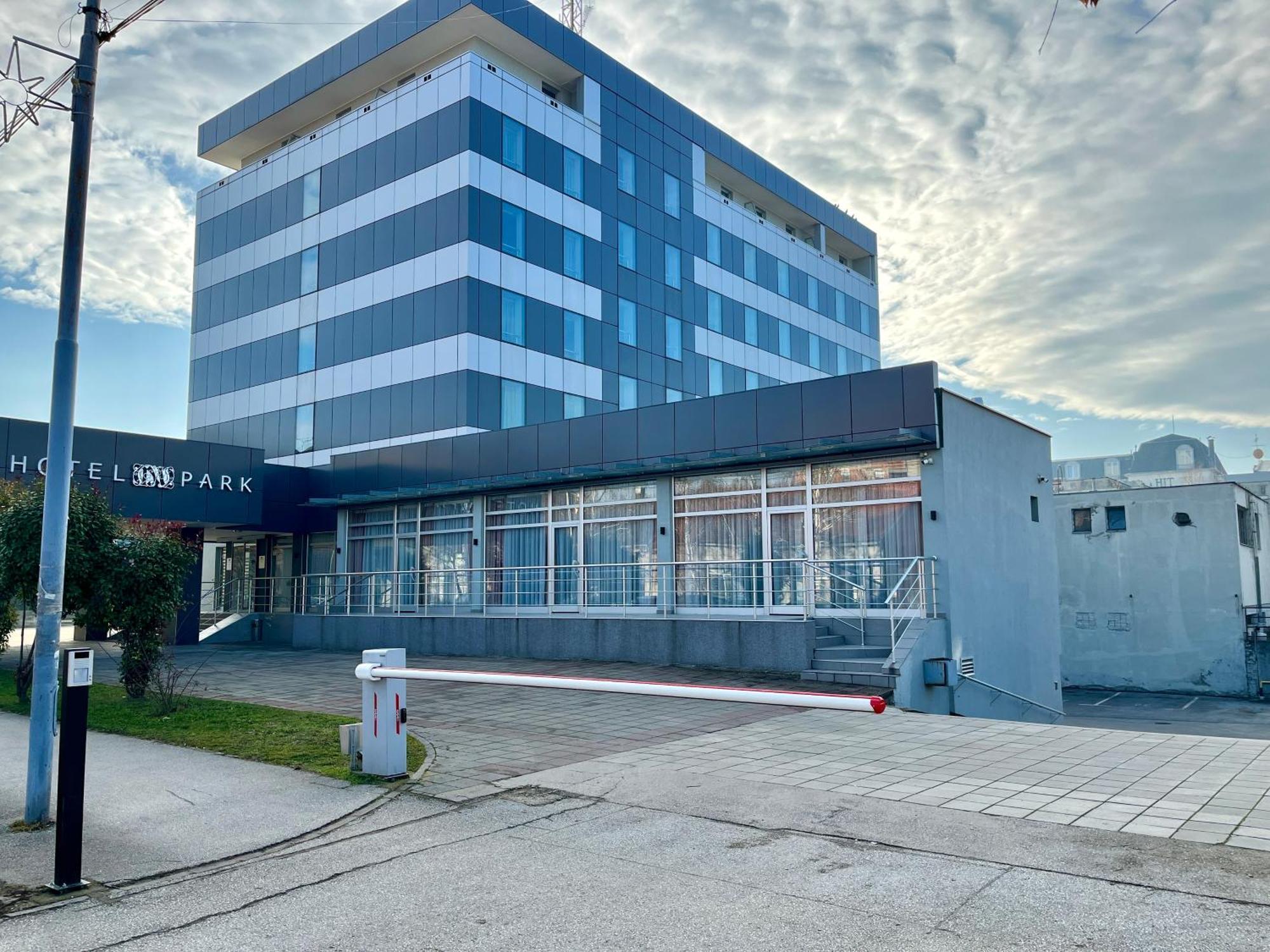 Hotel Monogram Park Ρούμα Εξωτερικό φωτογραφία